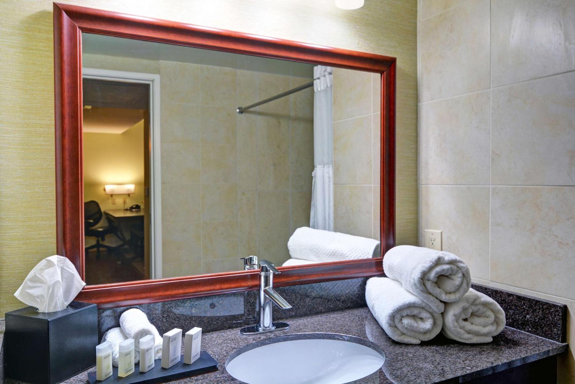 Embassy Suites Валенсия Экстерьер фото