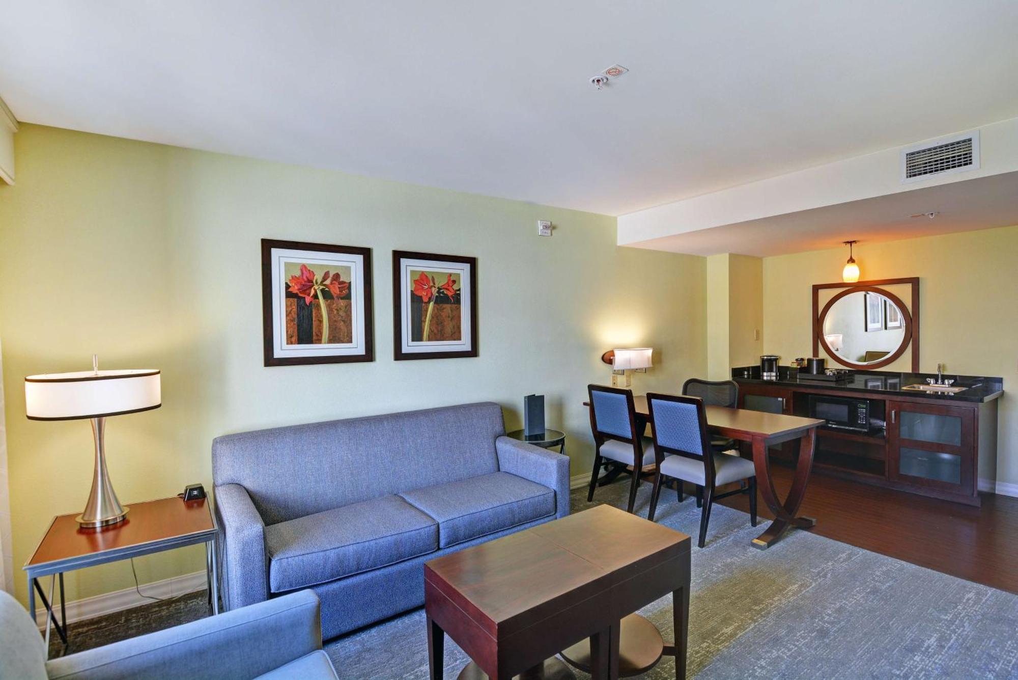 Embassy Suites Валенсия Экстерьер фото