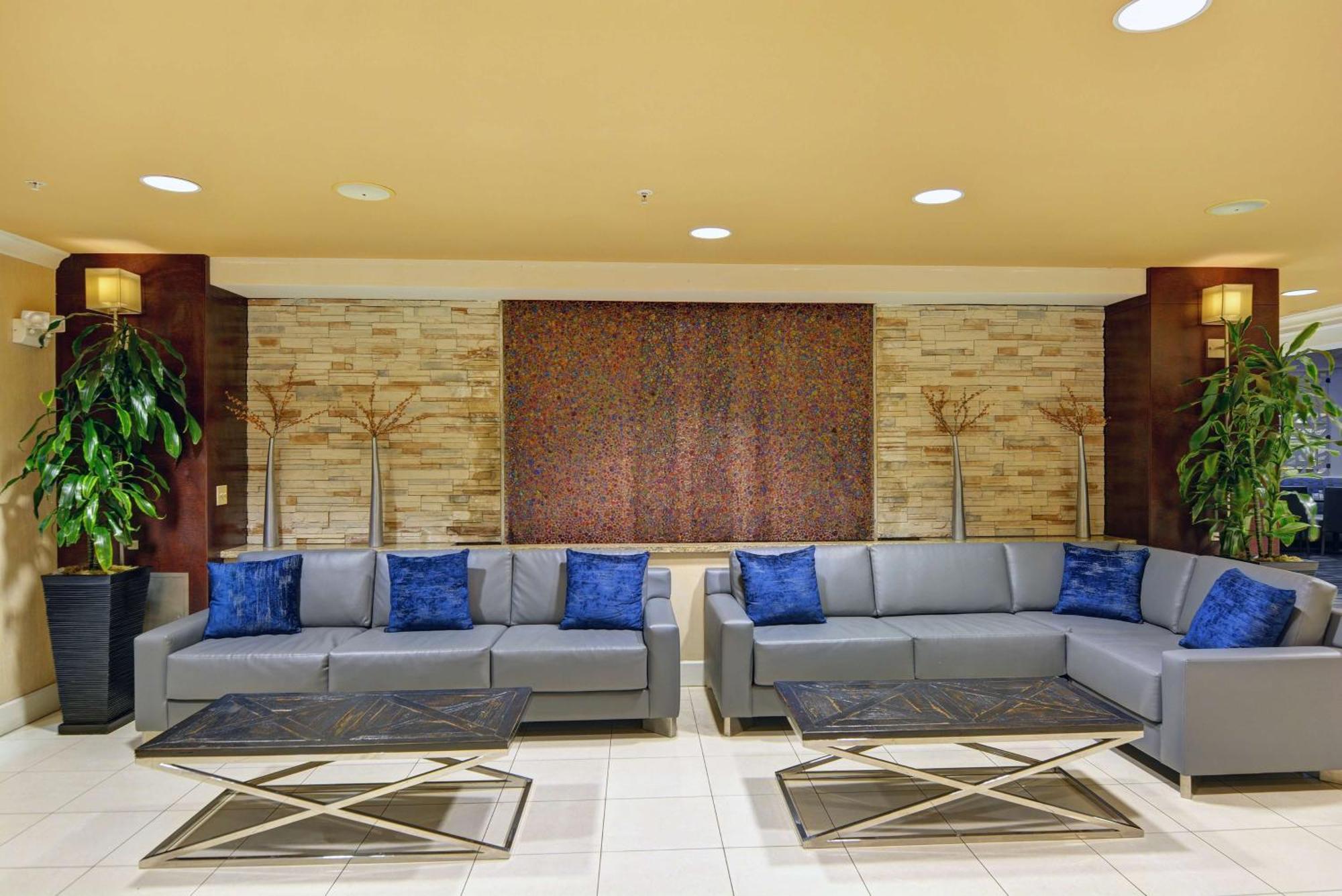Embassy Suites Валенсия Экстерьер фото