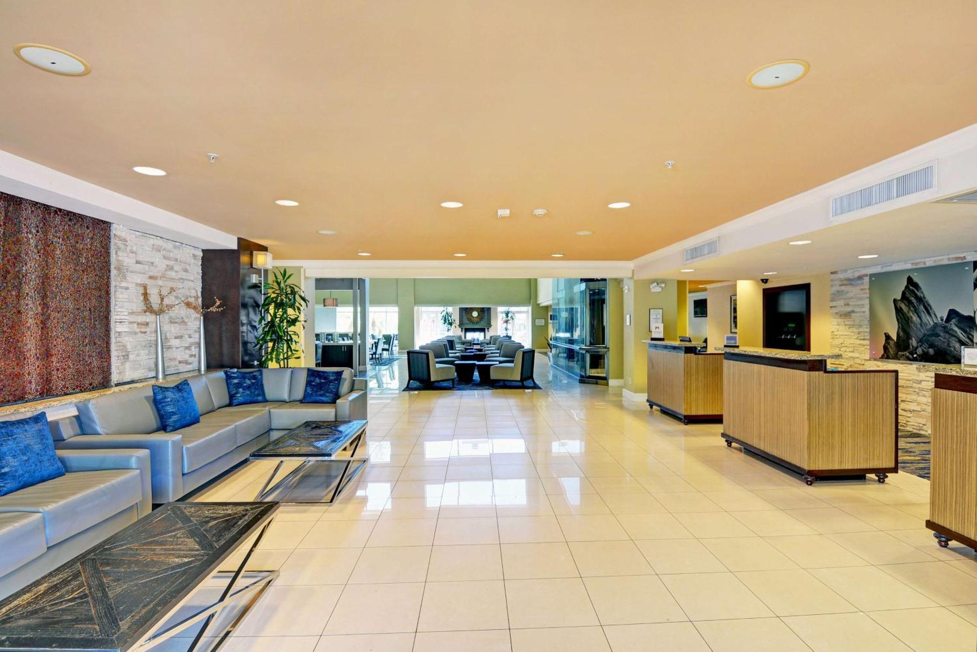 Embassy Suites Валенсия Экстерьер фото