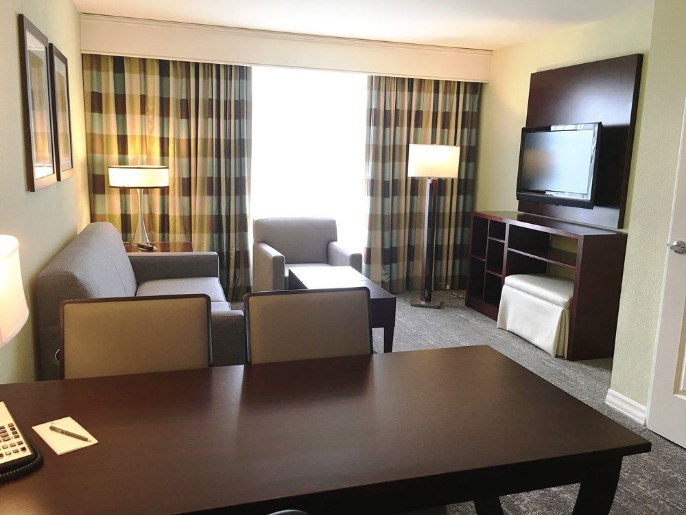 Embassy Suites Валенсия Экстерьер фото